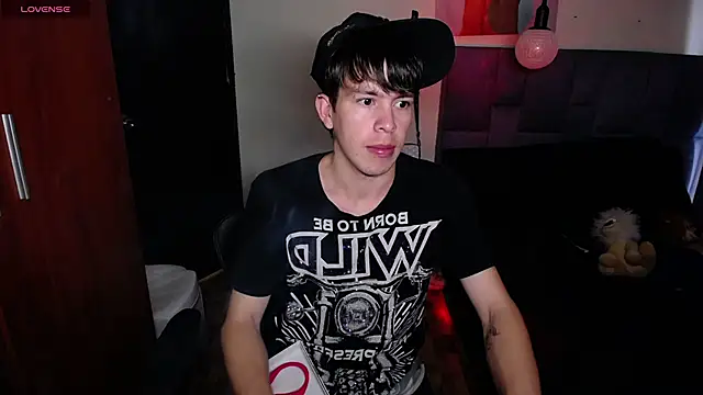 Snapshot of DominicPrince chatting on November 23, 2025, 7:35 pm DominicPrince online show from November 23, 2025, 7:35 pm