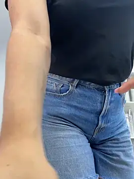 Snapshot of Ary_art chatting on September 23, 2025, 2:46 pm Ary art online show from September 23, 2025, 2:46 pm