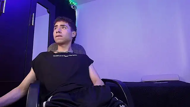 sexybat twink online show from February 24, 2025, 2:26 pm