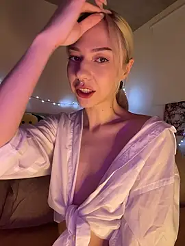  urbestie  online show from May 16, 2026, 10:20 pm