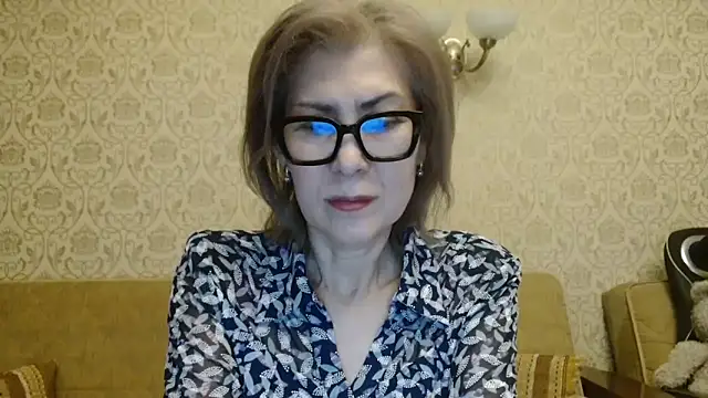 Elegant00Lady online show from April 29, 2026, 4:11 pm