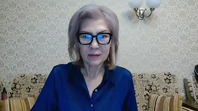 Elegant00Lady online show from October 3, 2025, 3:02 pm