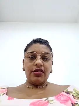 anaesca online show from February 25, 2025, 2:26 pm