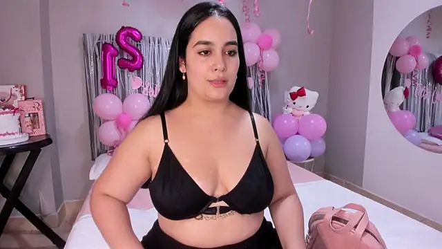 Snapshot of emma_lye chatting on October 27, 2025, 9:38 pm emma lye online show from October 27, 2025, 9:38 pm