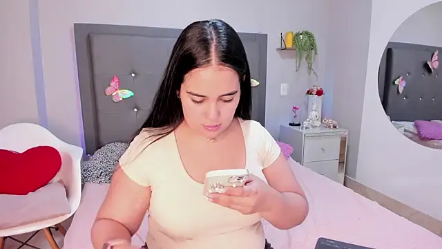Snapshot of emma_lye chatting on July 3, 2026, 7:53 pm emma lye online show from July 3, 2026, 7:53 pm