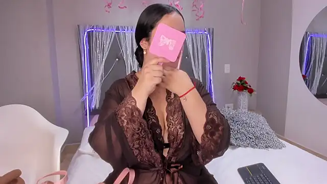 Snapshot of emma_lye chatting on November 1, 2025, 8:57 pm emma lye online show from November 1, 2025, 8:57 pm