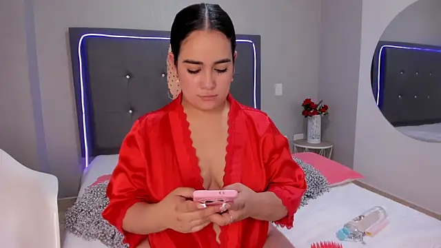 Snapshot of emma_lye chatting on October 7, 2025, 11:50 pm emma lye online show from October 7, 2025, 11:50 pm