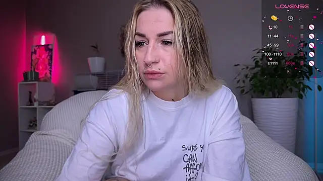 Snapshot of Tanya_Acid chatting on October 16, 2025, 11:51 am Tanya Acid online show from October 16, 2025, 11:51 am