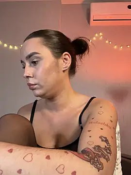 Snapshot of MiaNell chatting on March 15, 2026, 9:11 pm MiaNell online show from March 15, 2026, 9:11 pm