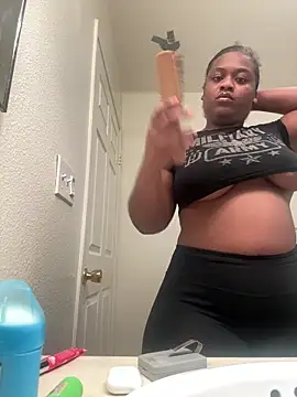 Snapshot of Prettynthick12 chatting on March 10, 2026, 3:10 am Prettynthick12 online show from March 10, 2026, 3:10 am