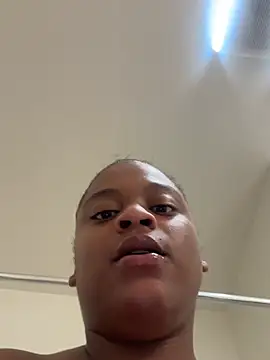 Snapshot of Prettynthick12 chatting on March 13, 2026, 1:21 am Prettynthick12 online show from March 13, 2026, 1:21 am