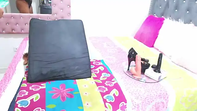 Snapshot of salome_ebony chatting on November 16, 2025, 10:46 pm salome ebony online show from November 16, 2025, 10:46 pm