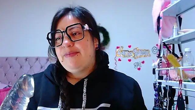 lanaqueen699 online show from March 16, 2026, 12:31 pm