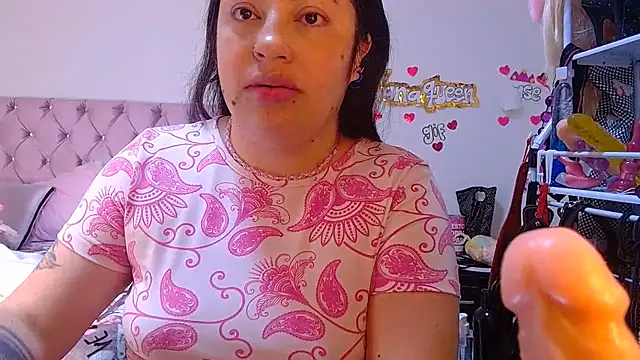 lanaqueen699 online show from June 23, 2026, 12:14 pm