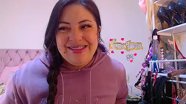 lanaqueen699 online show from May 12, 2026, 12:11 pm