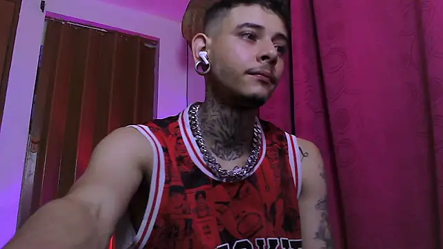 Snapshot of Ceder-Calistenes chatting on November 11, 2025, 7:14 am Ceder-Calistenes online show from November 11, 2025, 7:14 am