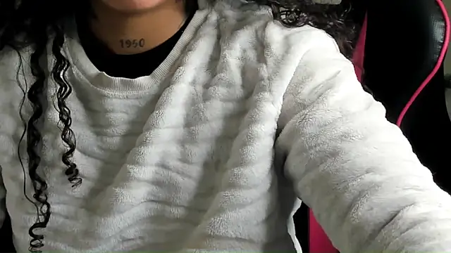 Snapshot of Ama_music chatting on December 1, 2025, 11:11 am Ama music online show from December 1, 2025, 11:11 am