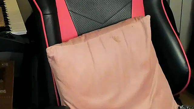 Snapshot of Ama_music chatting on November 25, 2025, 7:14 pm Ama music online show from November 25, 2025, 7:14 pm