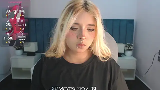 Snapshot of april_bunnyy chatting on November 19, 2025, 8:20 pm april bunnyy online show from November 19, 2025, 8:20 pm