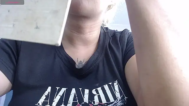 april bunnyy online show from May 12, 2026, 6:58 pm