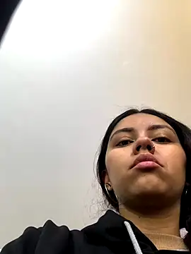 Snapshot of Larabrooks chatting on December 14, 2025, 12:00 pm Larabrooks online show from December 14, 2025, 12:00 pm