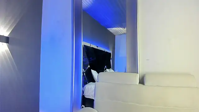 Larabrooks online show from July 1, 2026, 5:46 pm