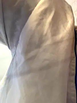 Snapshot of Larabrooks chatting on November 10, 2025, 6:57 pm Larabrooks online show from November 10, 2025, 6:57 pm