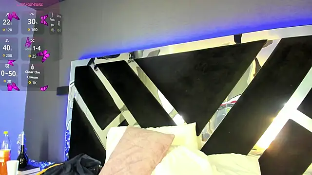 Larabrooks online show from February 13, 2026, 7:14 pm