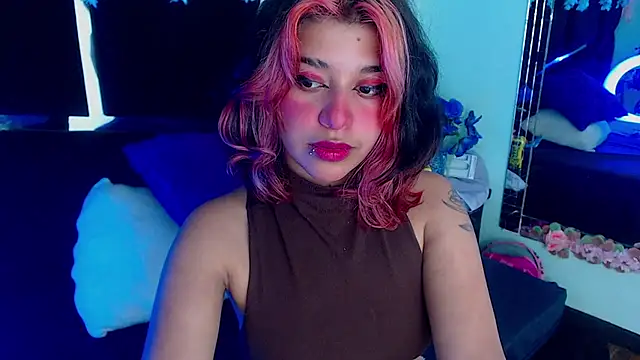 UnderBaby  online show from January 21, 2025, 8:21 pm