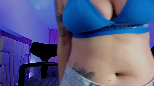 Snapshot of Melany_Luv chatting on November 13, 2025, 9:08 pm Melany Luv online show from November 13, 2025, 9:08 pm