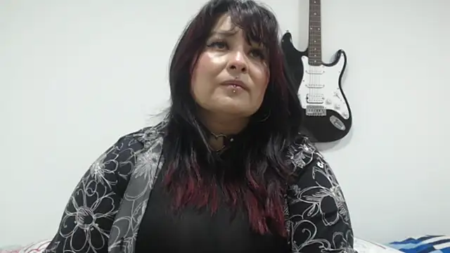 amydeepqueen online show from October 8, 2025, 11:34 am