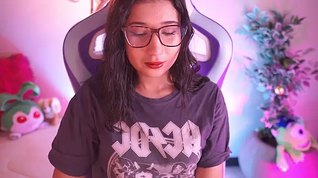 Snapshot of Sunny_flower_ chatting on February 10, 2026, 2:32 am Sunny flower online show from February 10, 2026, 2:32 am