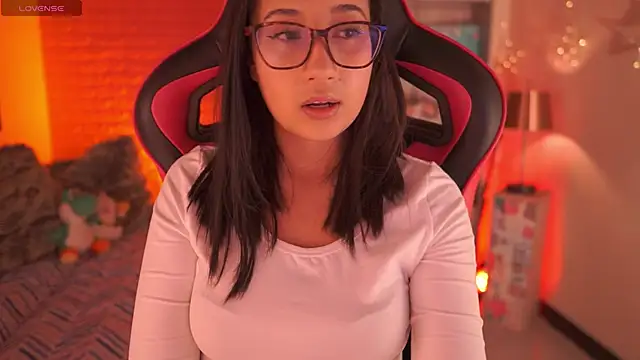 Snapshot of Sunny_flower_ chatting on February 21, 2026, 2:24 am Sunny flower online show from February 21, 2026, 2:24 am