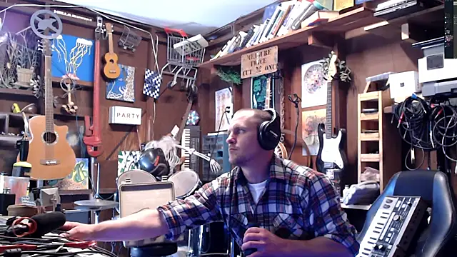 Snapshot of itsjameswebbscope chatting on November 1, 2025, 6:46 pm itsjameswebbscope online show from November 1, 2025, 6:46 pm