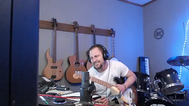 Snapshot of itsjameswebbscope chatting on February 9, 2026, 7:06 am itsjameswebbscope online show from February 9, 2026, 7:06 am