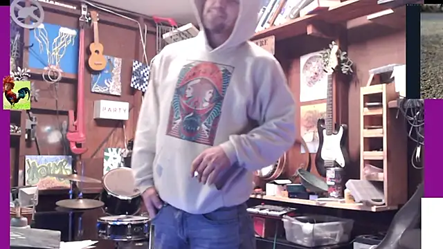 Snapshot of itsjameswebbscope chatting on November 9, 2025, 2:21 pm itsjameswebbscope online show from November 9, 2025, 2:21 pm