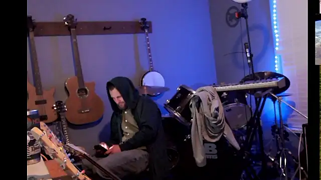 Snapshot of itsjameswebbscope chatting on March 8, 2026, 11:35 am itsjameswebbscope online show from March 8, 2026, 11:35 am