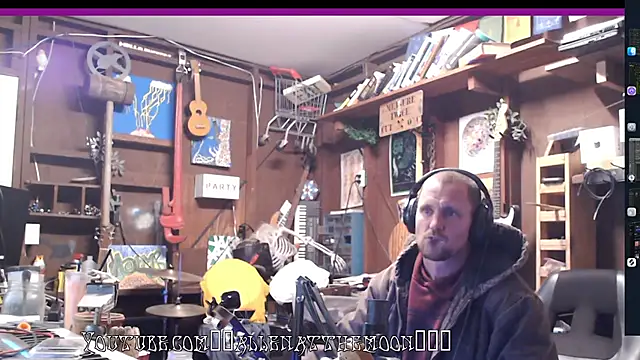 Snapshot of itsjameswebbscope chatting on November 18, 2025, 8:28 am itsjameswebbscope online show from November 18, 2025, 8:28 am