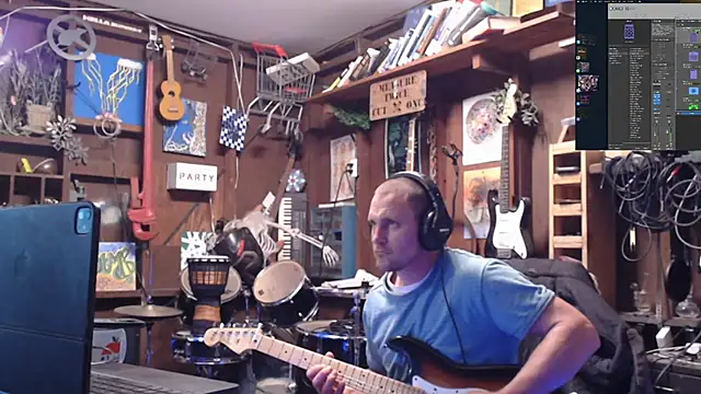 Snapshot of itsjameswebbscope chatting on November 3, 2025, 6:18 am itsjameswebbscope online show from November 3, 2025, 6:18 am