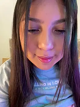 Maii chan online show from November 13, 2025, 7:56 am