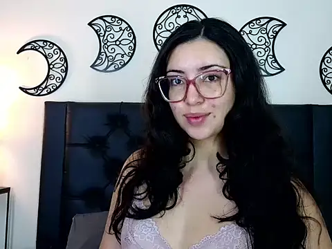 EvoletFMK online show from December 3, 2025, 11:31 am