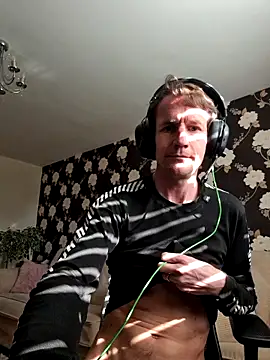 Snapshot of outdoorfun22 chatting on March 17, 2026, 2:20 pm outdoorfun22 online show from March 17, 2026, 2:20 pm