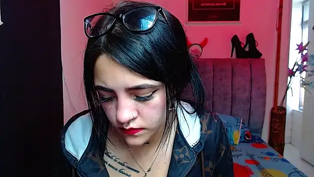 Violettasquirt online show from October 16, 2025, 1:30 pm