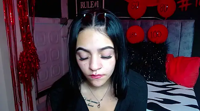 Violettasquirt online show from March 4, 2025, 9:22 pm