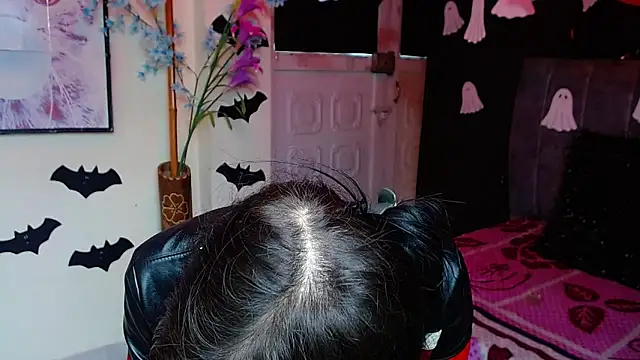 Violettasquirt online show from October 29, 2025, 7:13 pm