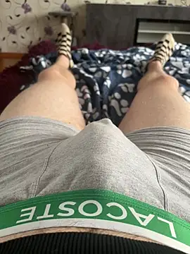 Snapshot of red_red00 chatting on January 12, 2026, 8:10 am red red00 online show from January 12, 2026, 8:10 am