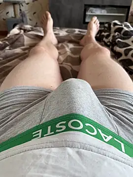 Snapshot of red_red00 chatting on March 13, 2026, 7:35 am red red00 online show from March 13, 2026, 7:35 am