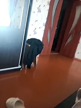 red red00 online show from February 8, 2025, 11:44 am