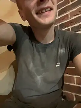 Snapshot of red_red00 chatting on November 6, 2025, 2:43 pm red red00 online show from November 6, 2025, 2:43 pm