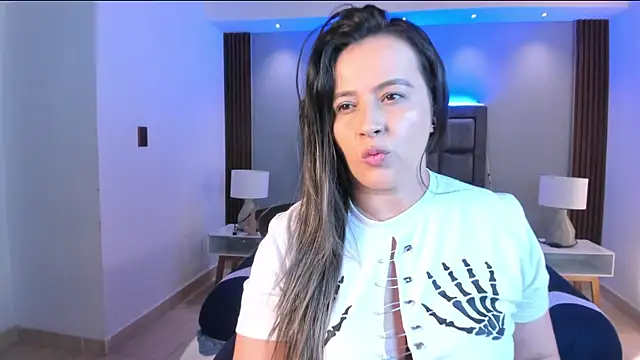 Snapshot of Susann_Ross chatting on October 30, 2025, 10:46 am Susann Ross online show from October 30, 2025, 10:46 am